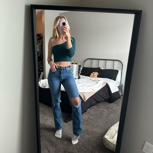 Ribbed one-shoulder going out top